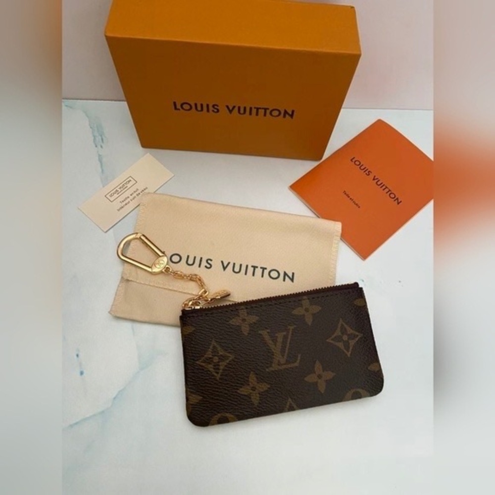 Louis Vuitton Key Pouch - Picture 2 of 7